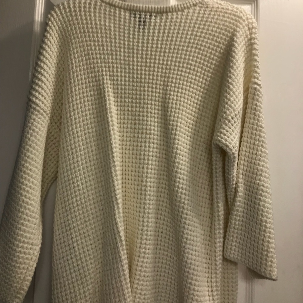 White cable knit sweater - Picture 3 of 3